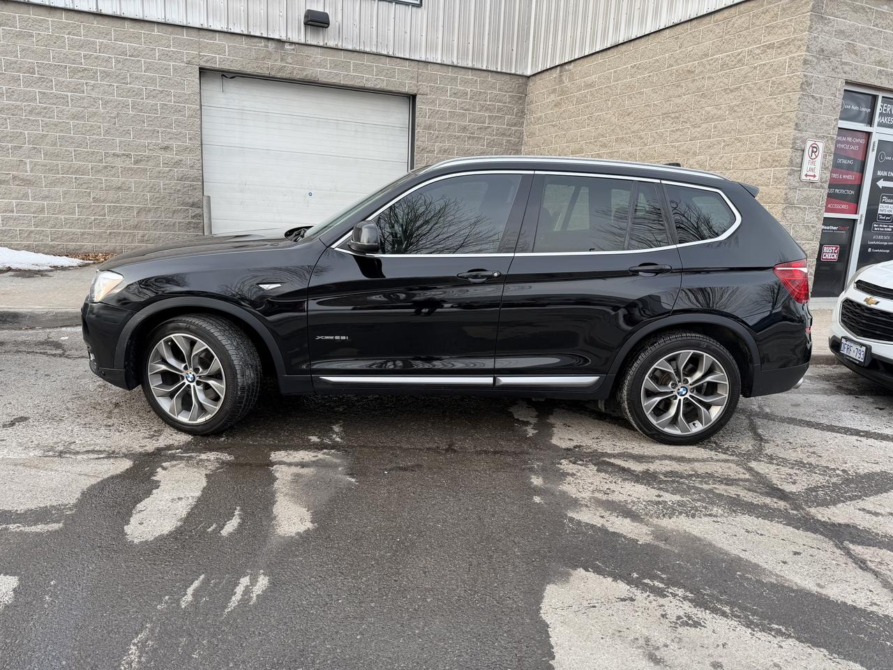 2017 BMW X3 xDrive28i - LEATHER, NAVIGATION, SUNROOF, CLEAN!! Photo4
