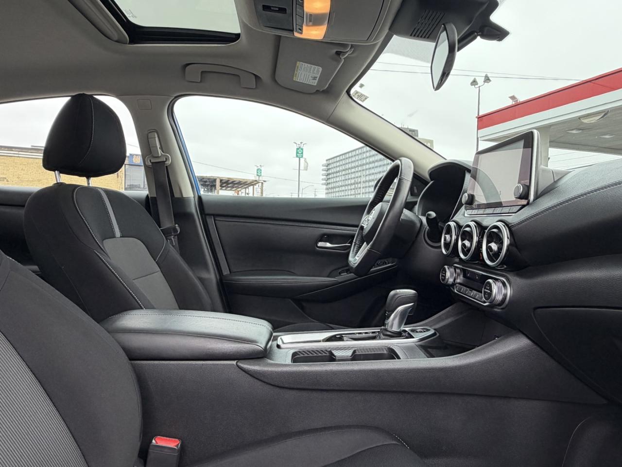 2021 Nissan Sentra SV Photo