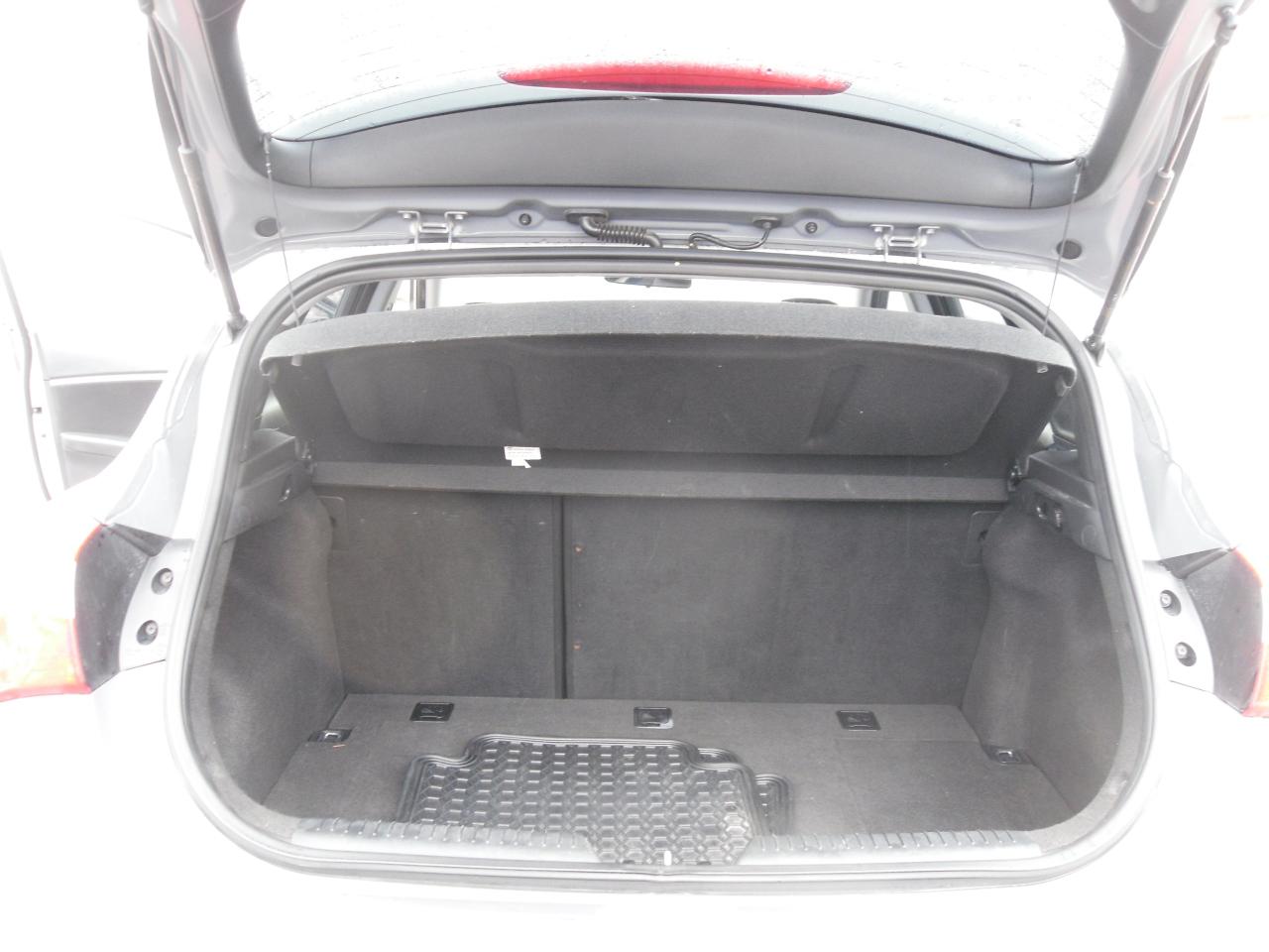 2013 Hyundai Elantra GT 5dr HB Auto GLS Photo