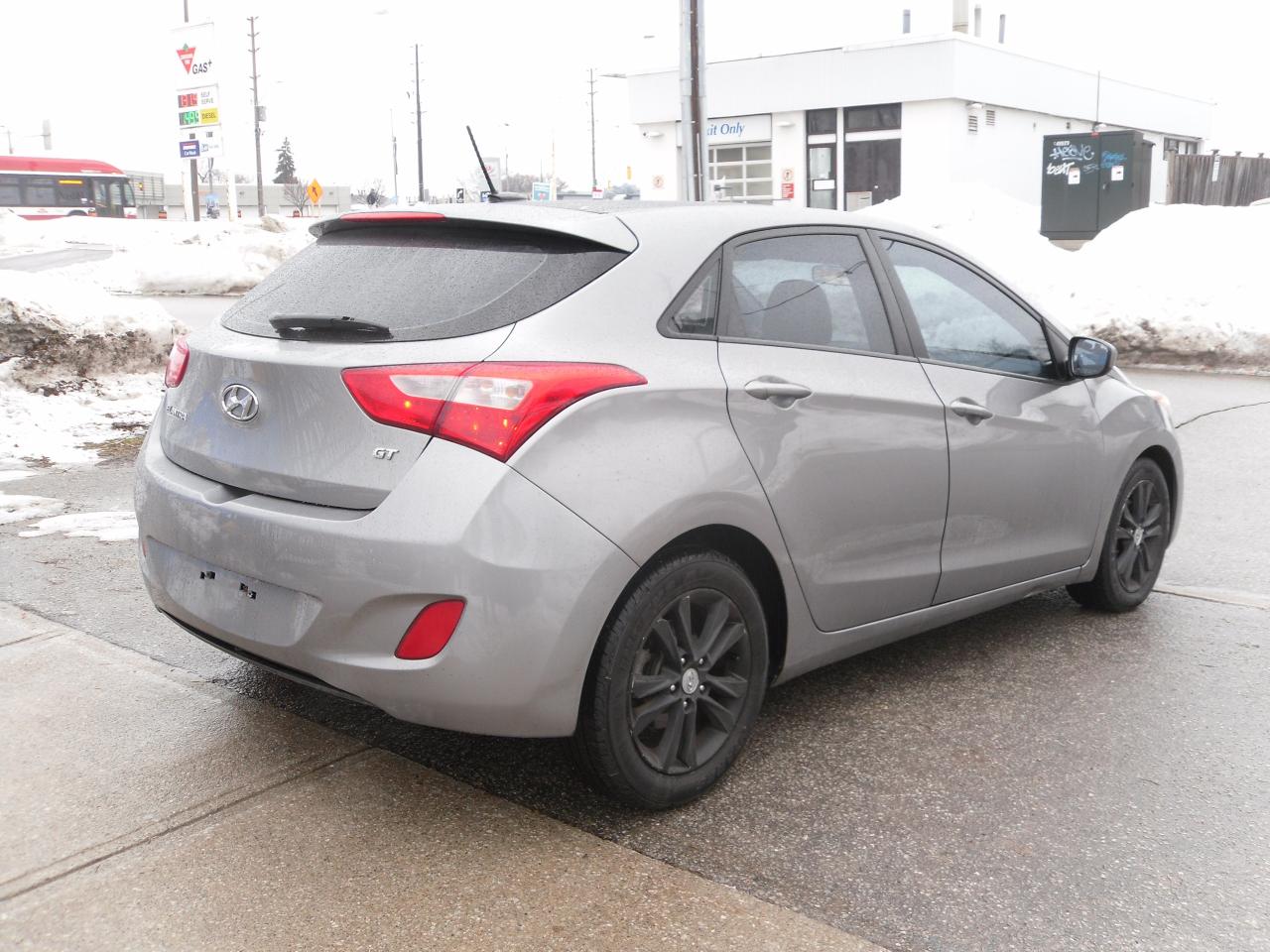 2013 Hyundai Elantra GT 5dr HB Auto GLS Photo3