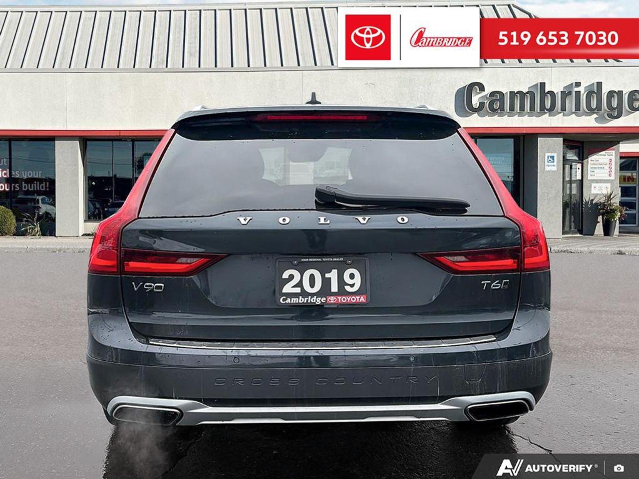 2019 Volvo V90 Cross Country T6 Photo4