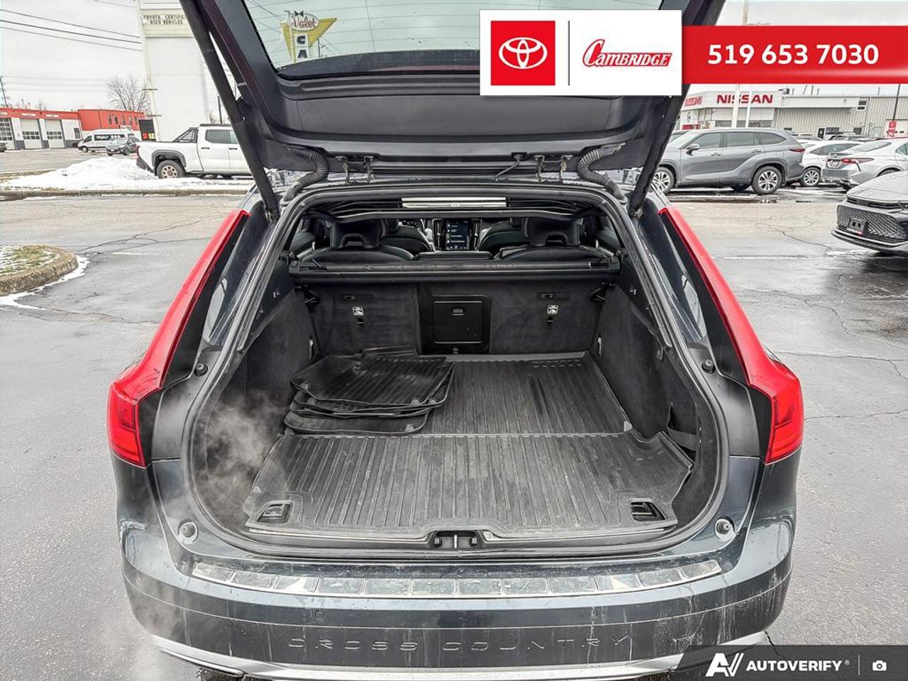 2019 Volvo V90 Cross Country T6 Photo