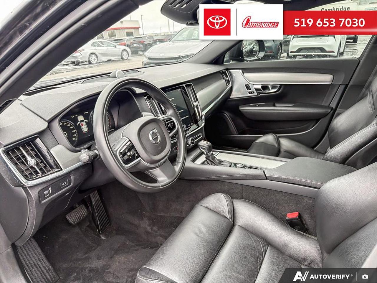 2019 Volvo V90 Cross Country T6 Photo