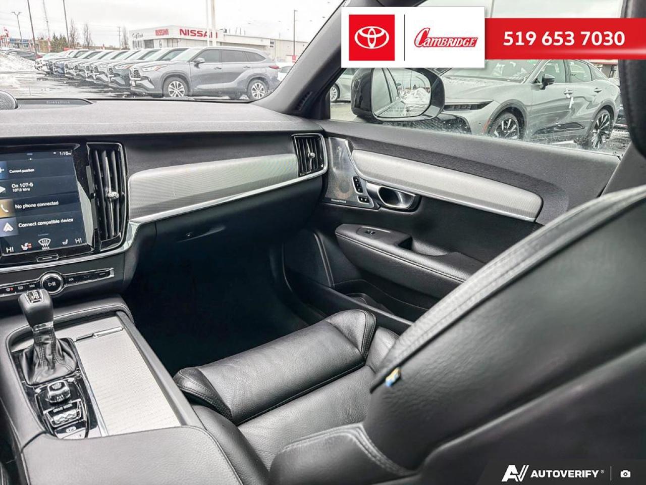 2019 Volvo V90 Cross Country T6 Photo