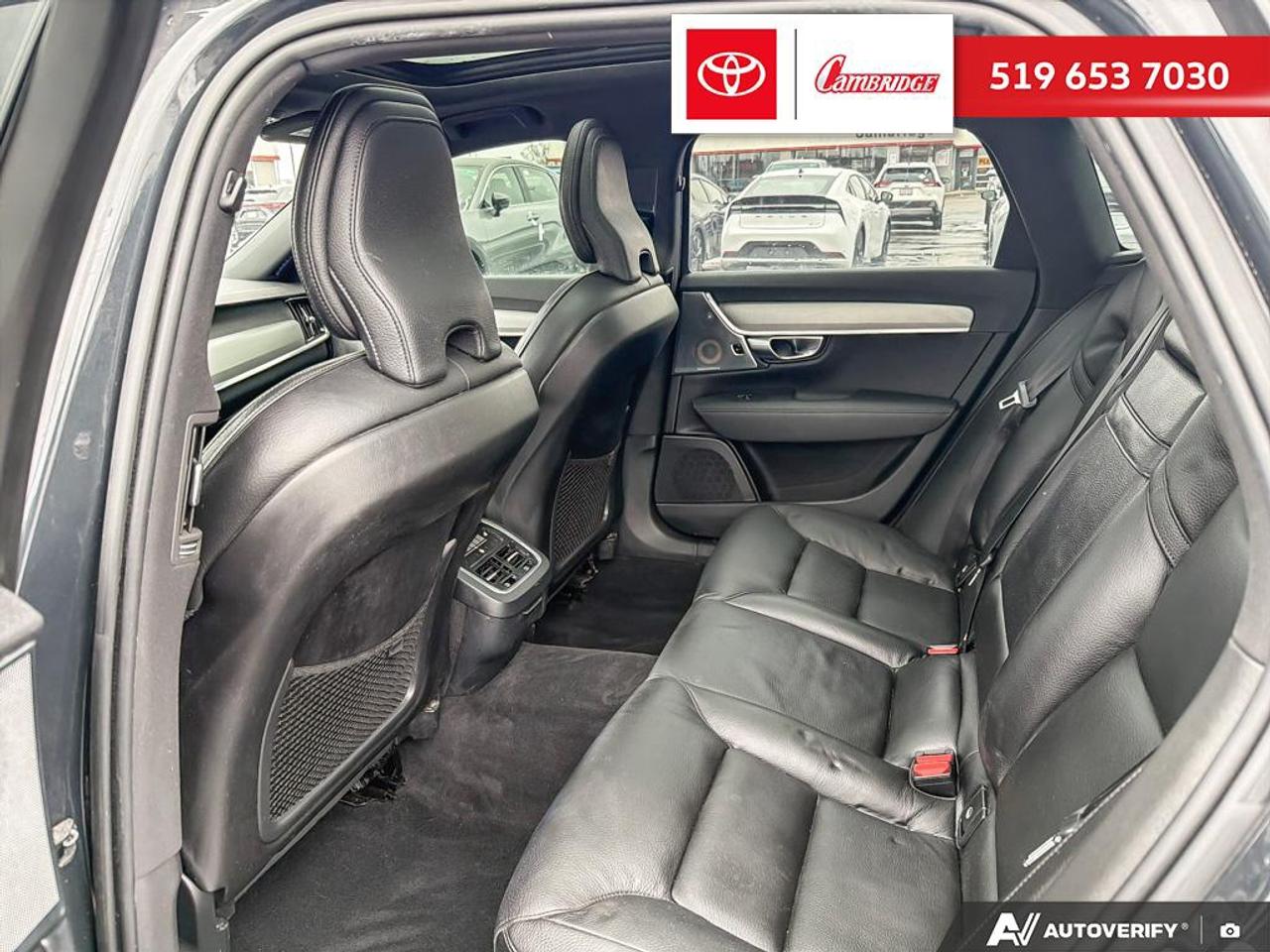 2019 Volvo V90 Cross Country T6 Photo