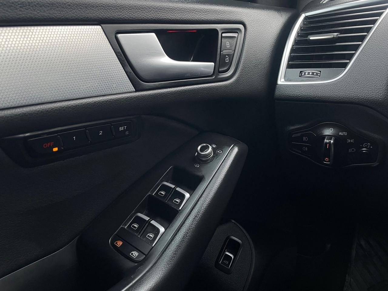 2014 Audi Q5 2.0L Progressiv *HEATED SEATS, NAV, MOONROOF* Photo
