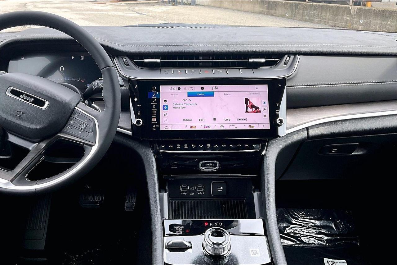 2026 Jeep Grand Cherokee LIMITED | Altitude | Pano Roof | Leather | Nav Photo