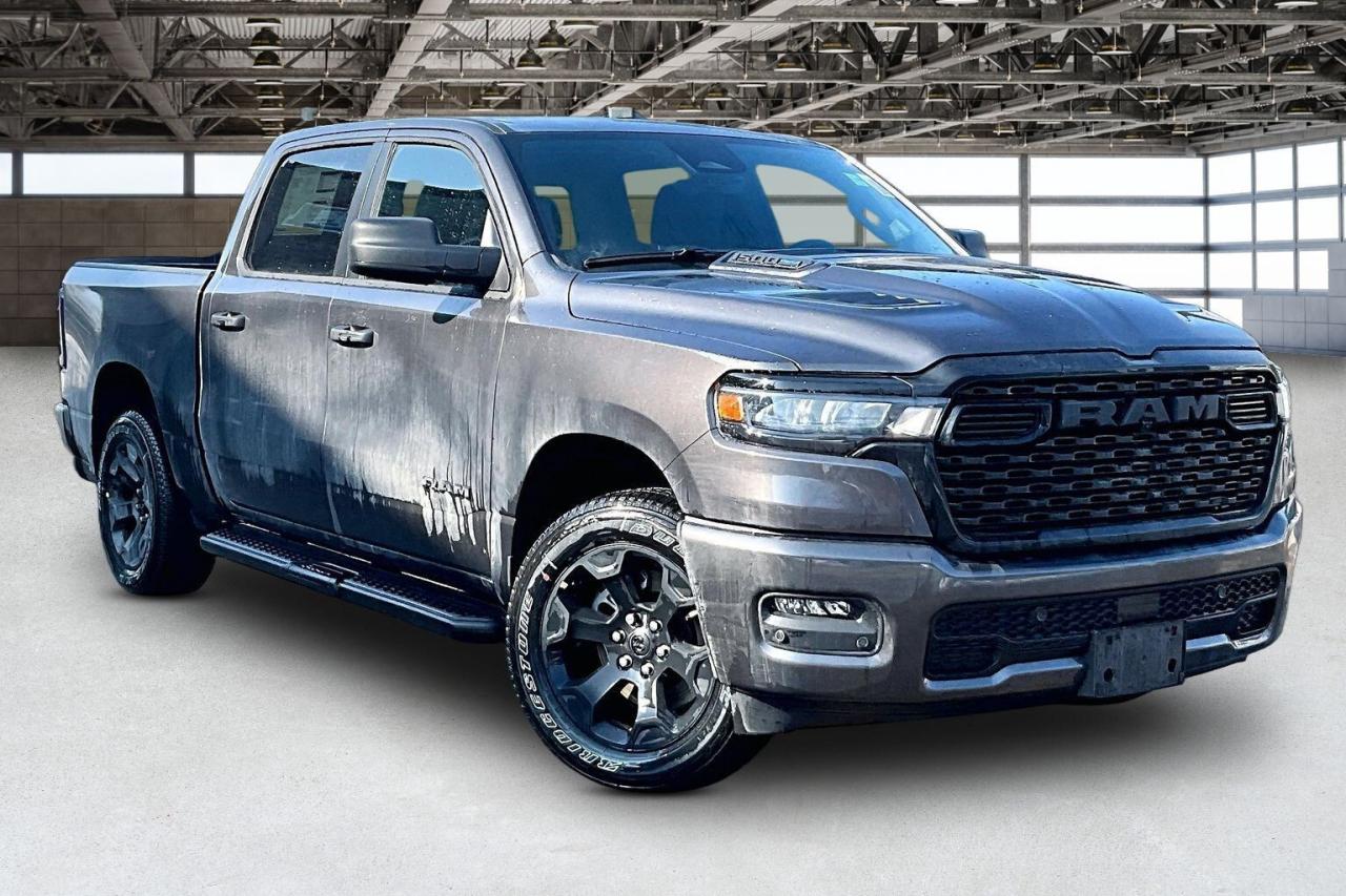2026 RAM 1500 EXPRESS | Blackout | 8.4" TOUCHSCREEN | 4X4 Photo