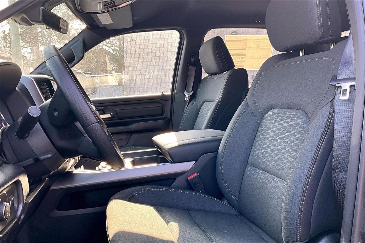 2026 RAM 1500 EXPRESS | Blackout | 8.4" TOUCHSCREEN | 4X4 Photo