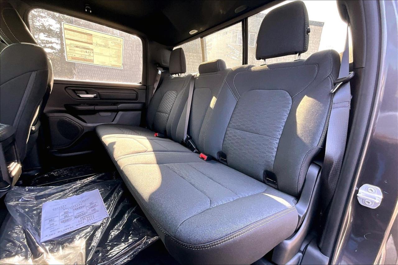 2026 RAM 1500 EXPRESS | Blackout | 8.4" TOUCHSCREEN | 4X4 Photo