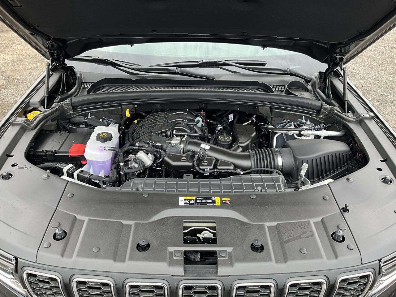 2026 Jeep Grand Cherokee L LAREDO X | Sunroof | 7-Passenger | Tow Pkg Photo