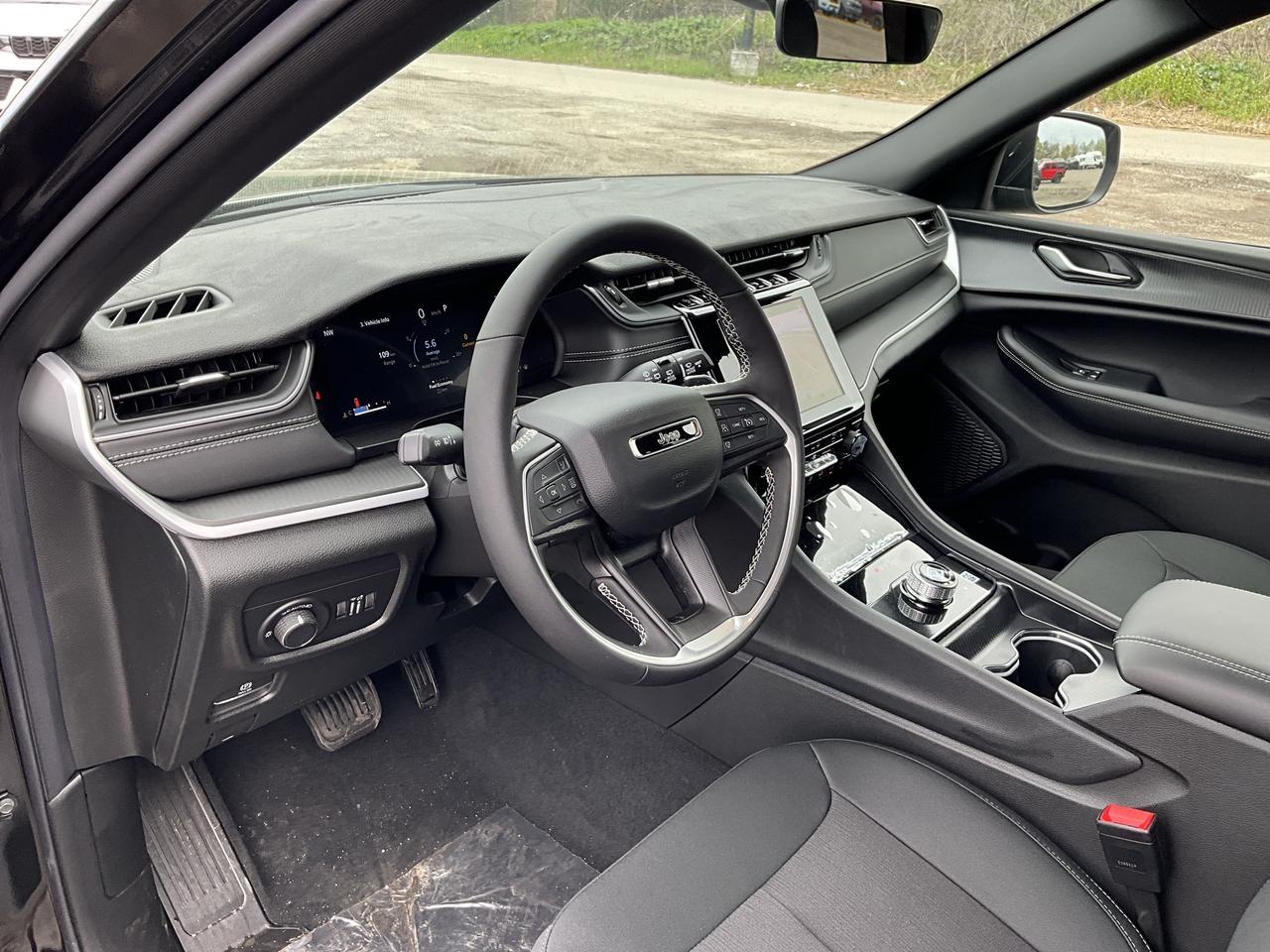 2026 Jeep Grand Cherokee L LAREDO X | Sunroof | 7-Passenger | Tow Pkg Photo