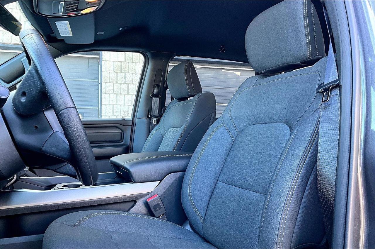 2026 RAM 1500 EXPRESS | Blackout | 3.0L Hurricane | Crew | 4X4 Photo