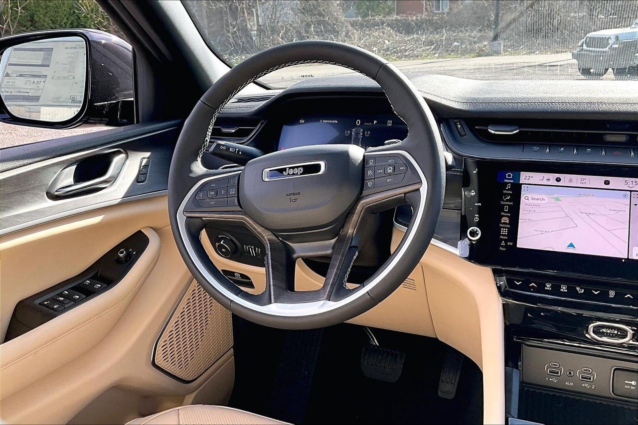 2026 Jeep Grand Cherokee LIMITED | Altitude | Pano Roof | Leather | Nav Photo