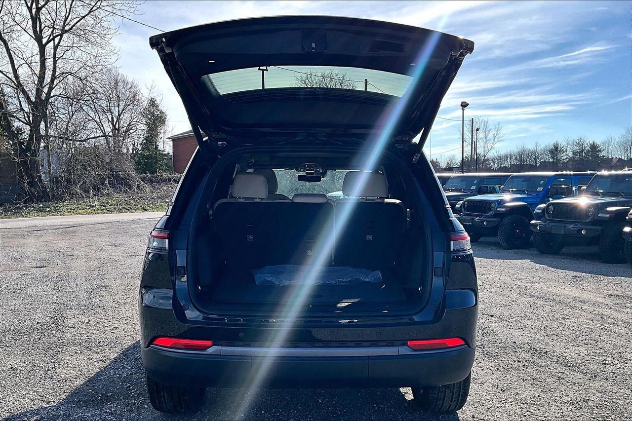 2026 Jeep Grand Cherokee LIMITED | Altitude | Pano Roof | Leather | Nav Photo