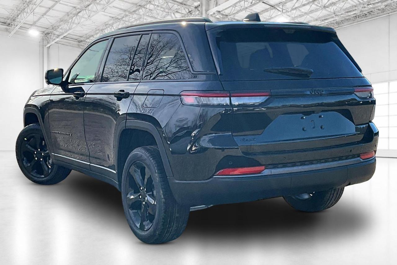 2026 Jeep Grand Cherokee LIMITED | Altitude | Pano Roof | Leather | Nav Photo2