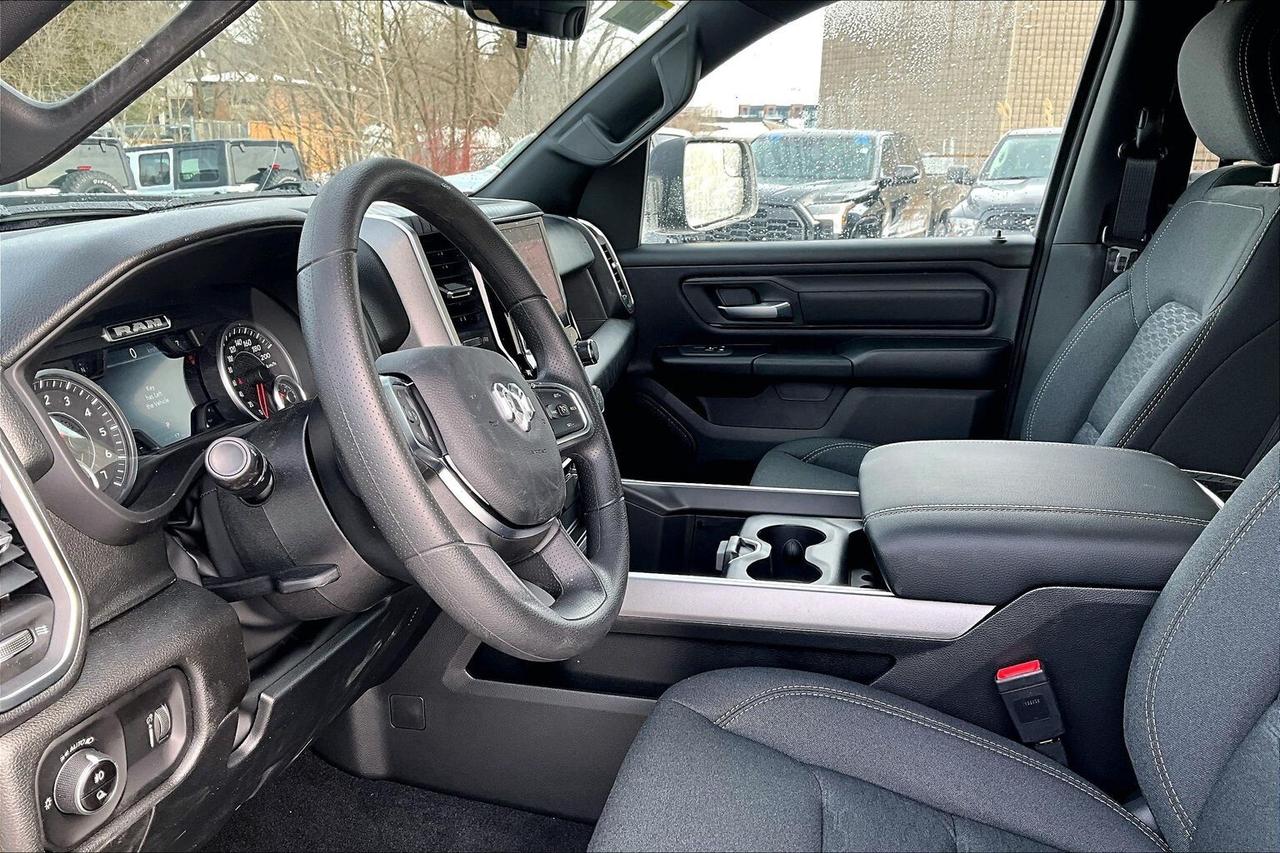 2026 RAM 1500 EXPRESS | Blackout | 8.4" TOUCHSCREEN | 4X4 Photo