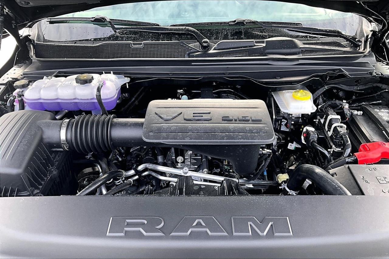 2026 RAM 1500 EXPRESS | Blackout | 8.4" TOUCHSCREEN | 4X4 Photo