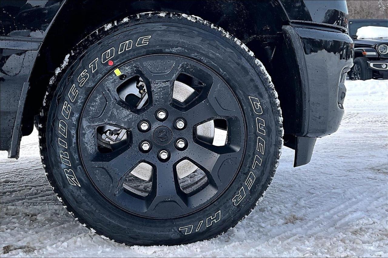2026 RAM 1500 EXPRESS | Blackout | 8.4" TOUCHSCREEN | 4X4 Photo