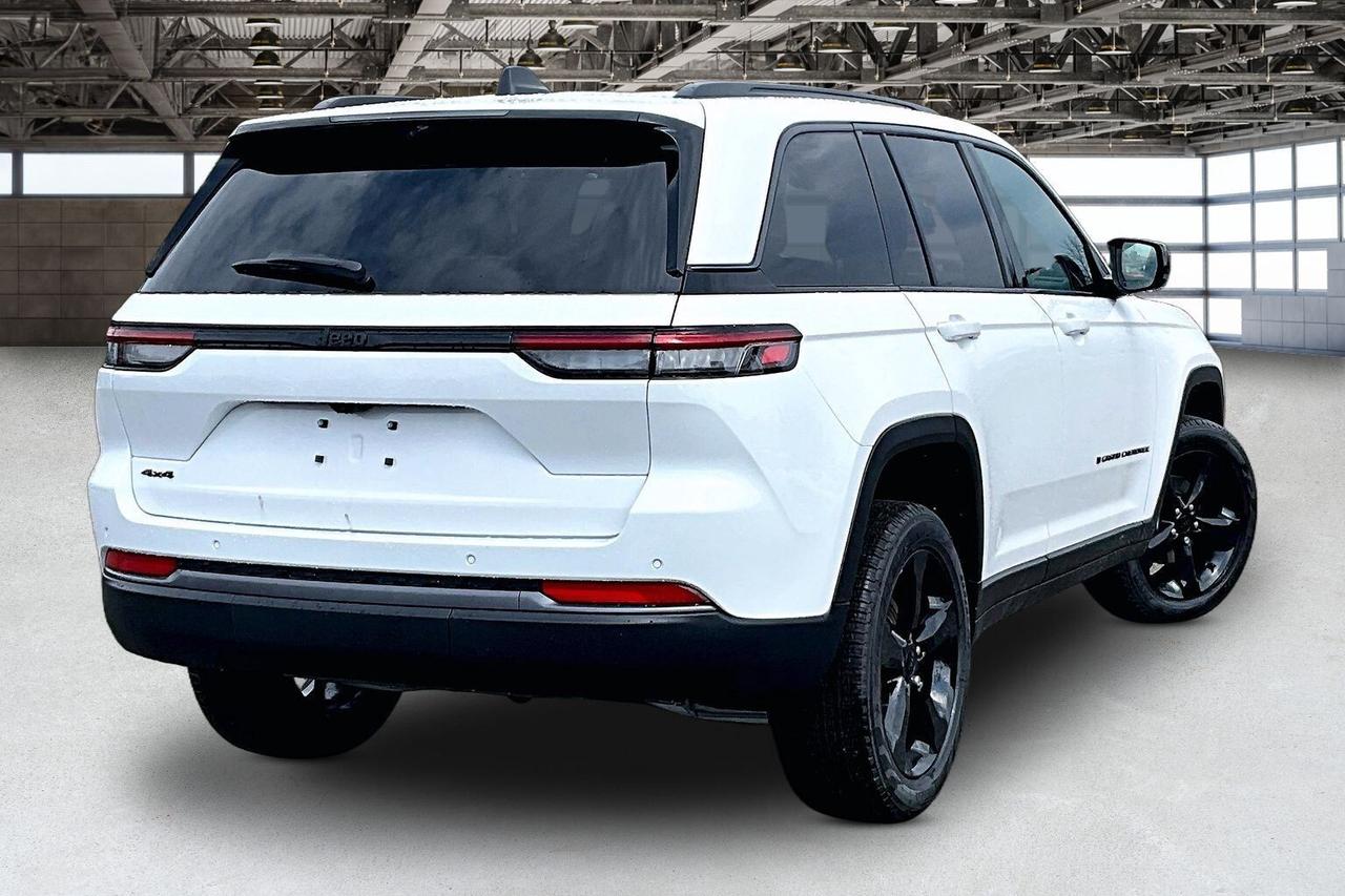 2026 Jeep Grand Cherokee LIMITED | Altitude | Pano Roof | Leather | Nav Photo2