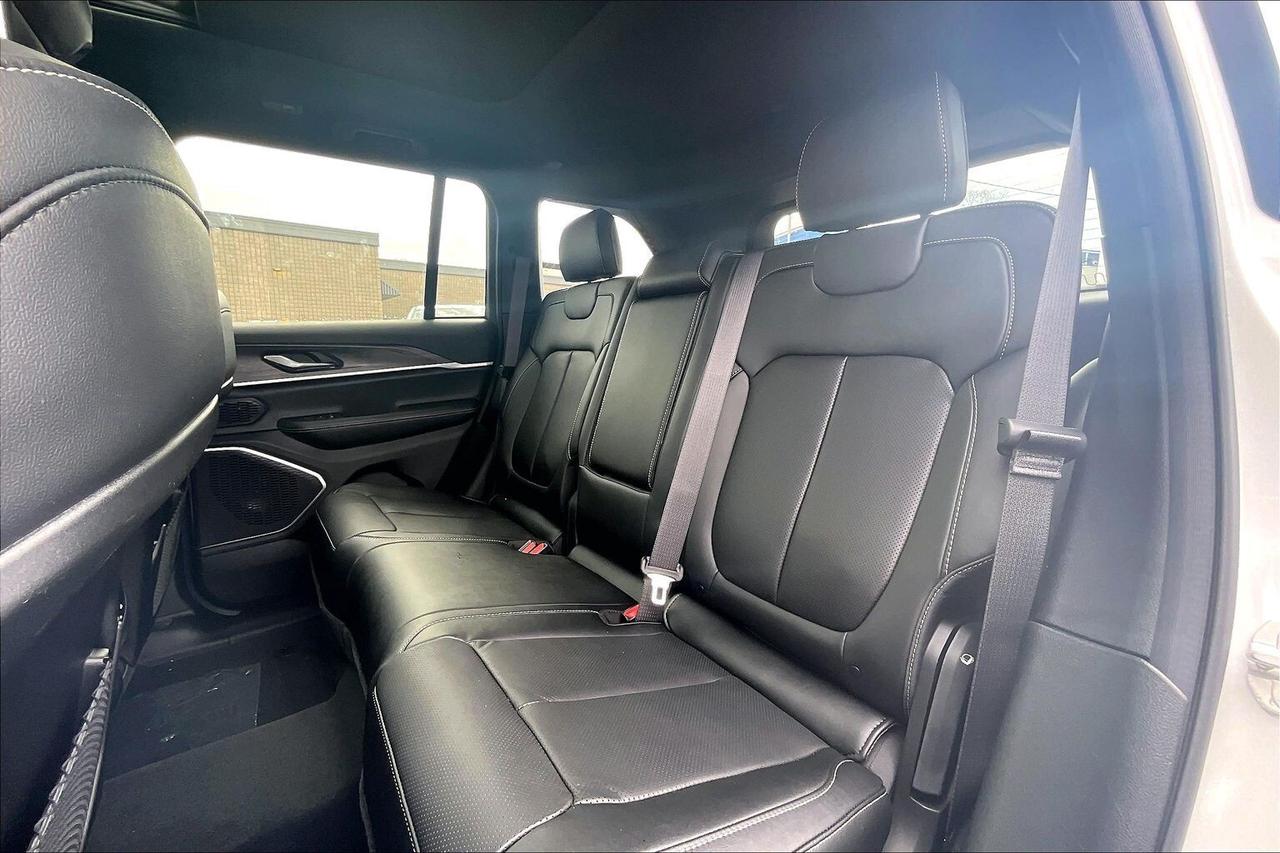 2026 Jeep Grand Cherokee LIMITED | Altitude | Pano Roof | Leather | Nav Photo