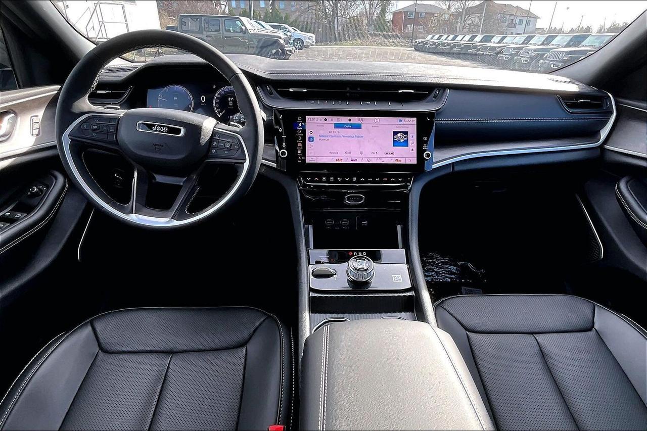 2026 Jeep Grand Cherokee LIMITED | Altitude | Pano Roof | Leather | Nav Photo