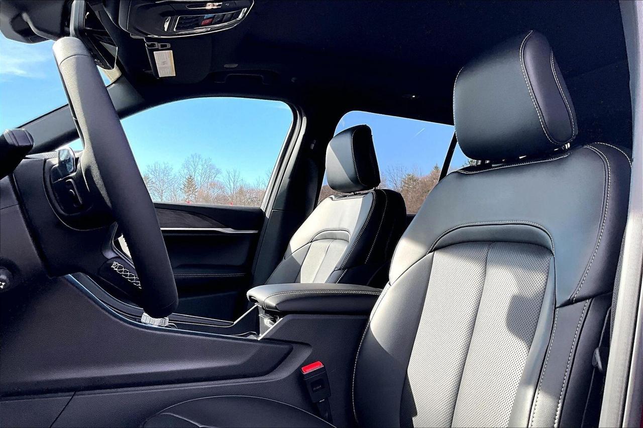 2026 Jeep Grand Cherokee LIMITED | Altitude | Pano Roof | Leather | Nav Photo