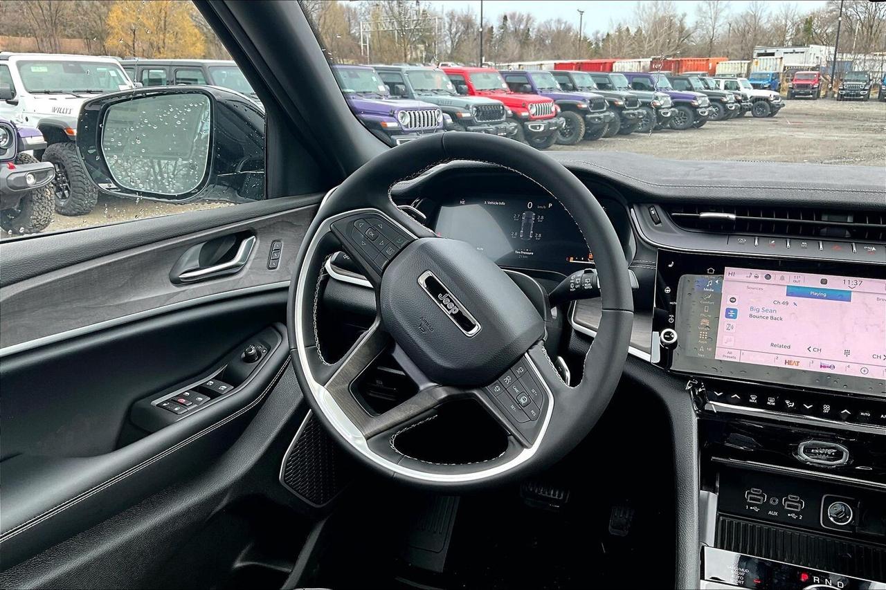 2026 Jeep Grand Cherokee LIMITED | Altitude | Pano Roof | Leather | Nav Photo