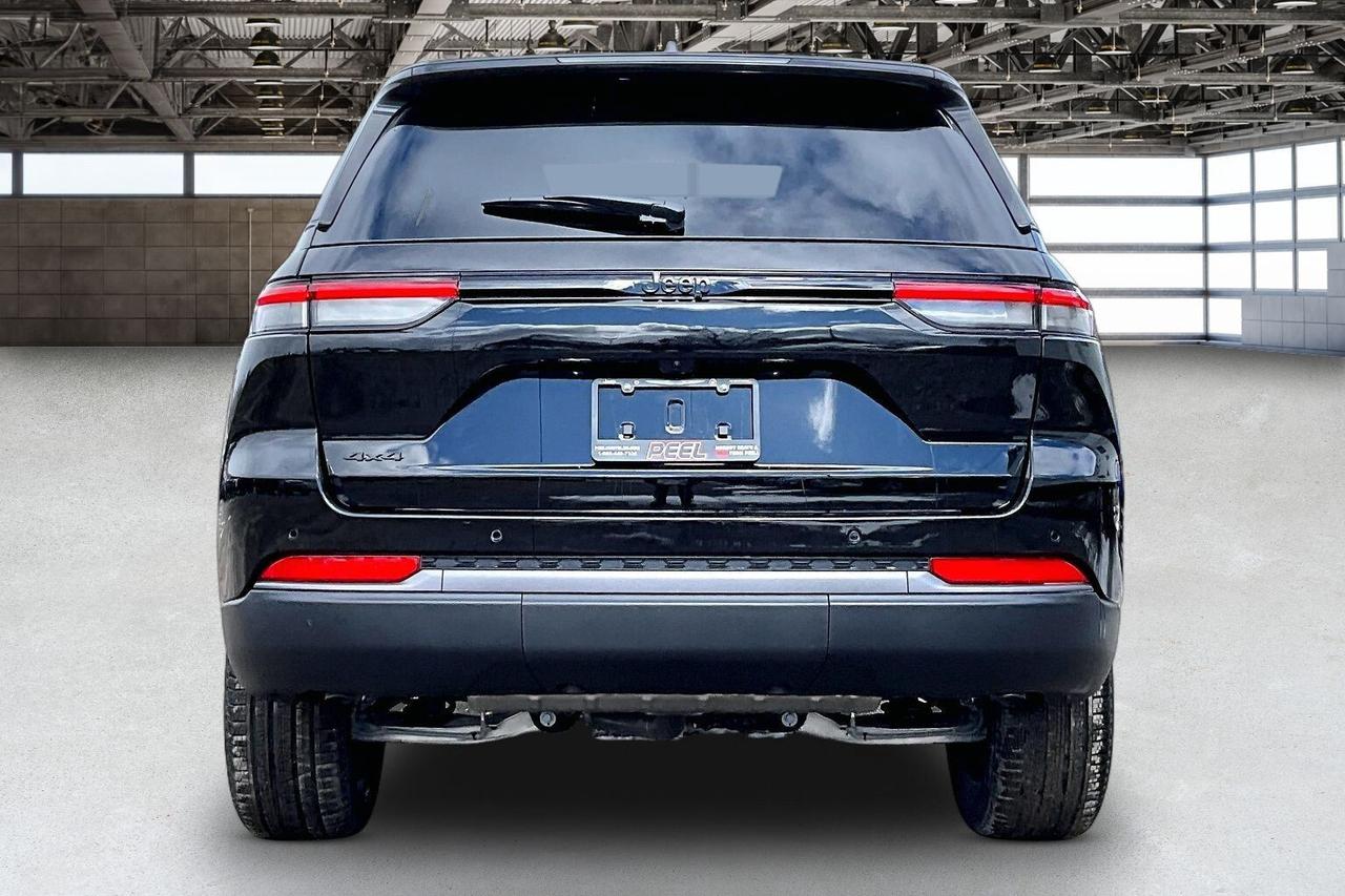 2026 Jeep Grand Cherokee LIMITED | Altitude | Pano Roof | Leather | Nav Photo3