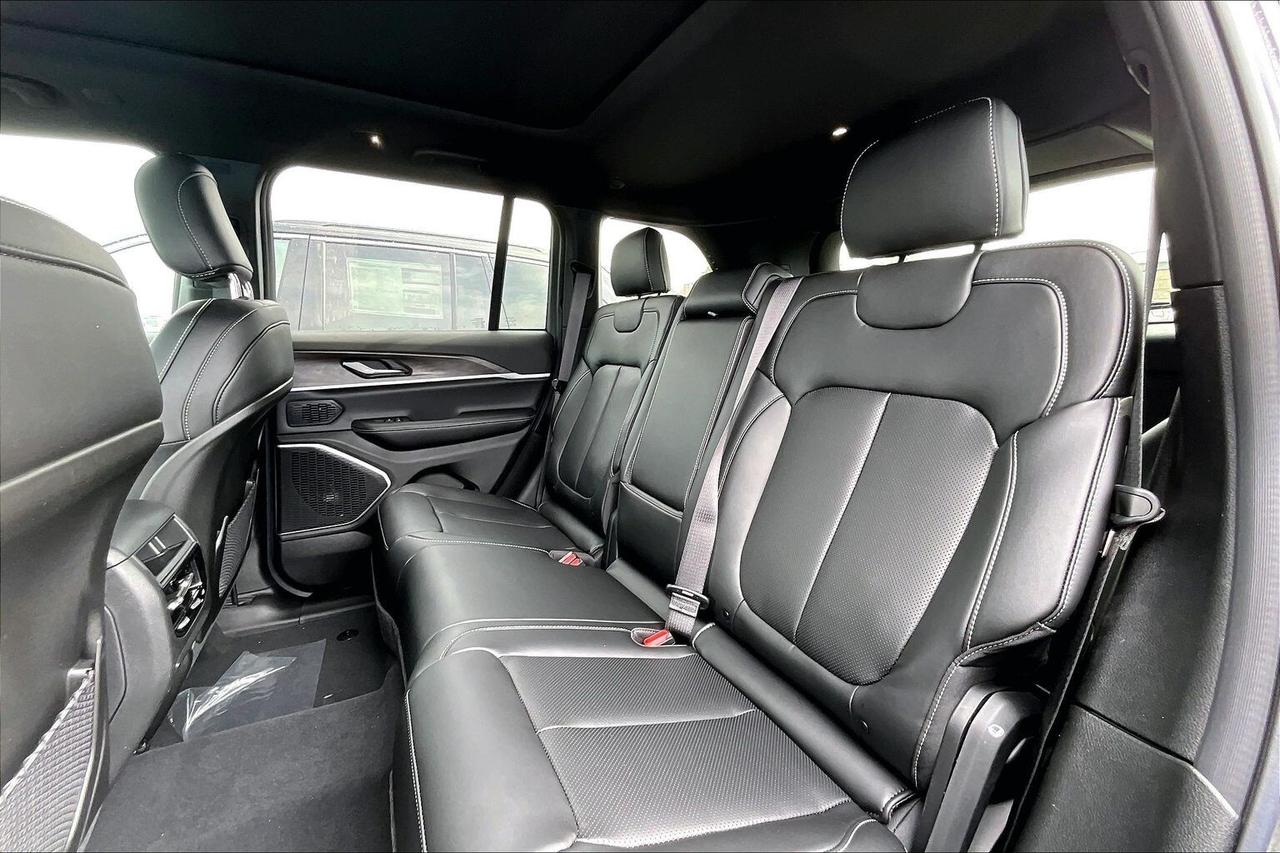 2026 Jeep Grand Cherokee LIMITED | Altitude | Pano Roof | Leather | Nav Photo