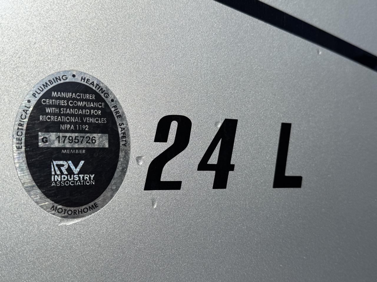 13643105