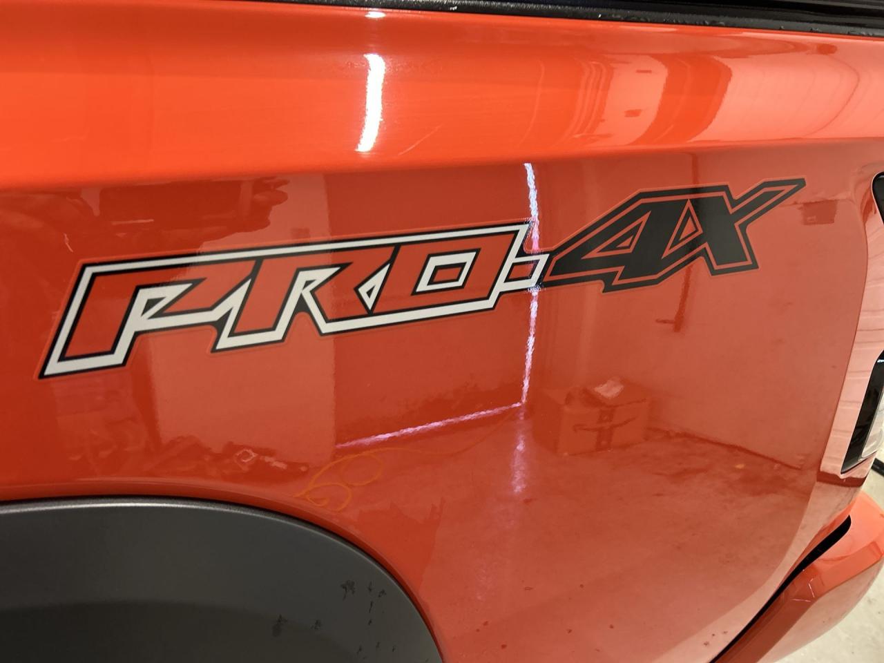 2025 Nissan Frontier PRO-4X 4X4 | CREW | SUNROOF | HTD SEATS | 360 CAM Photo