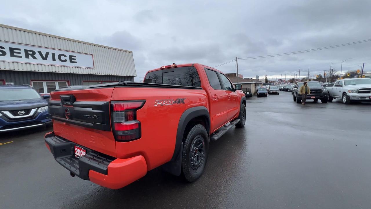 2025 Nissan Frontier PRO-4X 4X4 | CREW | SUNROOF | HTD SEATS | 360 CAM Photo