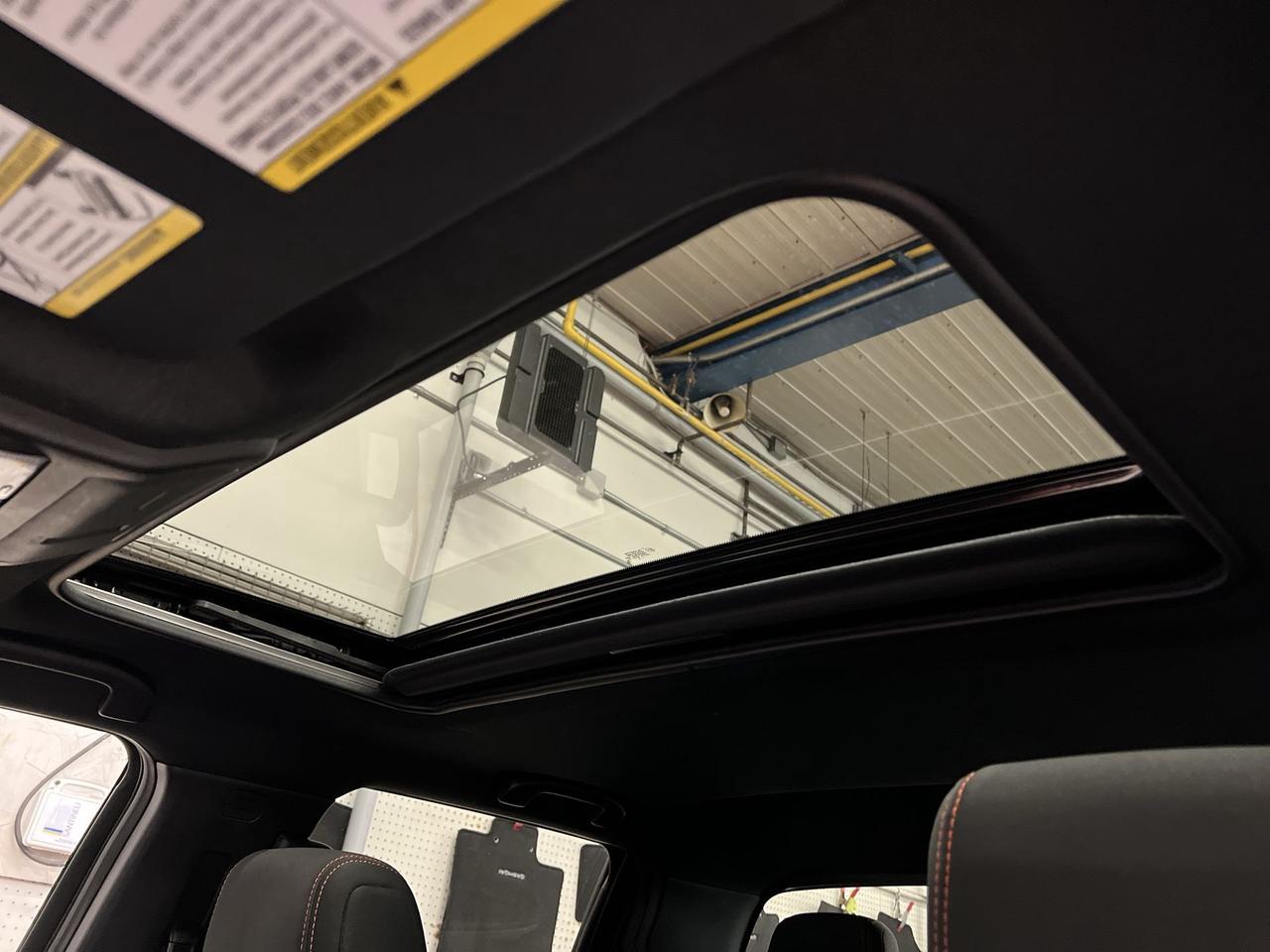 2025 Nissan Frontier PRO-4X 4X4 | CREW | SUNROOF | HTD SEATS | 360 CAM Photo