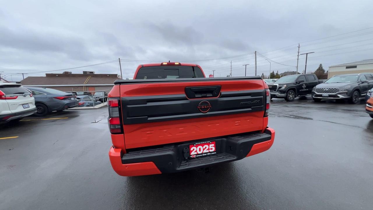 2025 Nissan Frontier PRO-4X 4X4 | CREW | SUNROOF | HTD SEATS | 360 CAM Photo