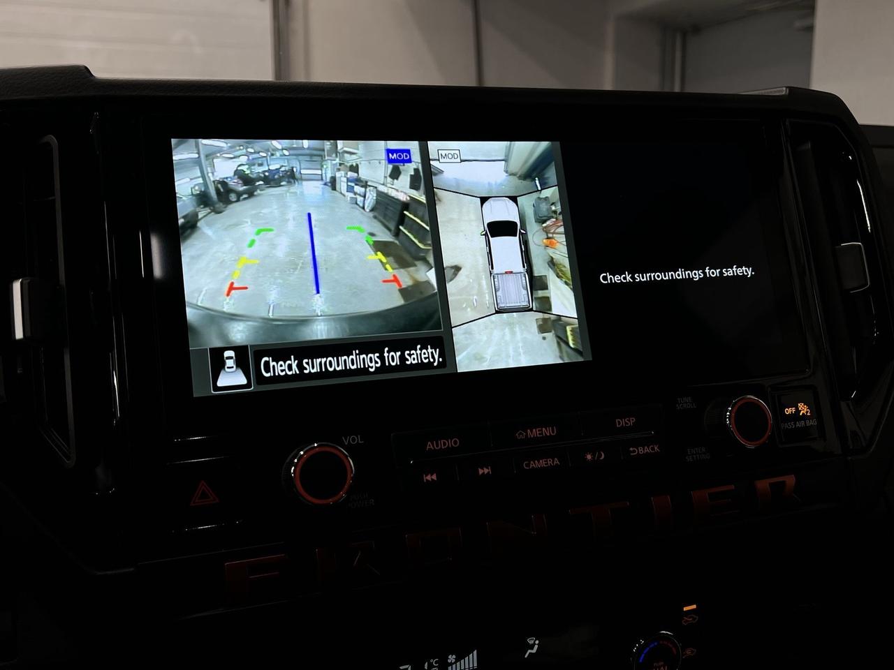 2025 Nissan Frontier PRO-4X 4X4 | CREW | SUNROOF | HTD SEATS | 360 CAM Photo