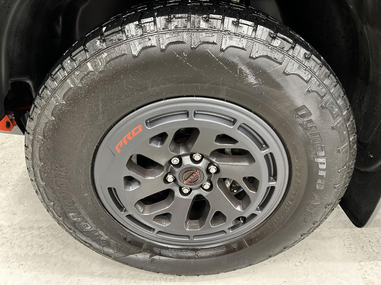 2025 Nissan Frontier PRO-4X 4X4 | CREW | SUNROOF | HTD SEATS | 360 CAM Photo