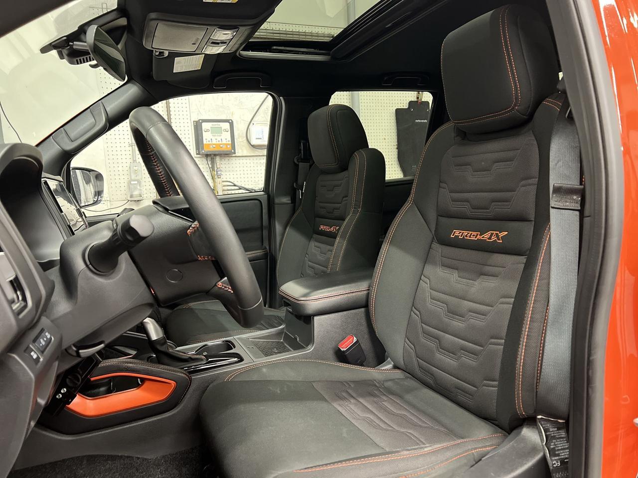 2025 Nissan Frontier PRO-4X 4X4 | CREW | SUNROOF | HTD SEATS | 360 CAM Photo