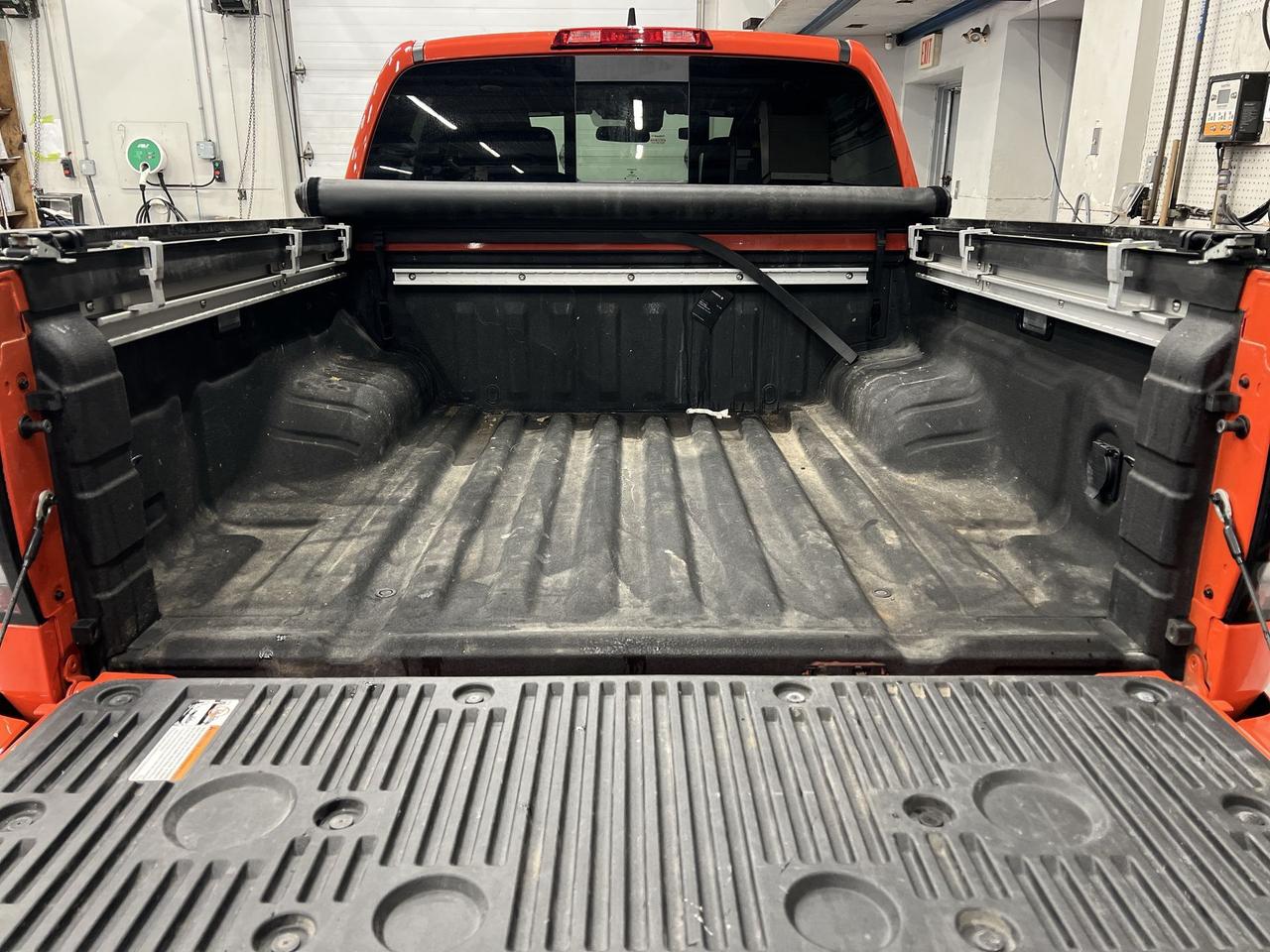 2025 Nissan Frontier PRO-4X 4X4 | CREW | SUNROOF | HTD SEATS | 360 CAM Photo