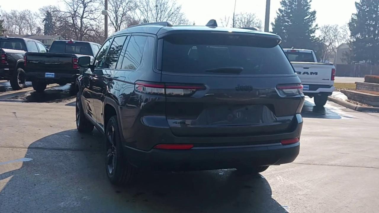 2026 Jeep Grand Cherokee L Limited 4x4 Photo