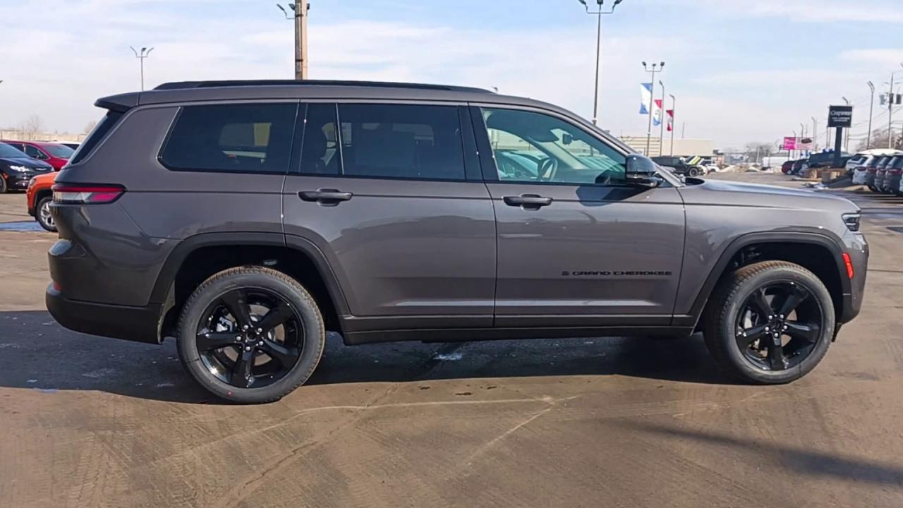 2026 Jeep Grand Cherokee L Limited 4x4 Photo