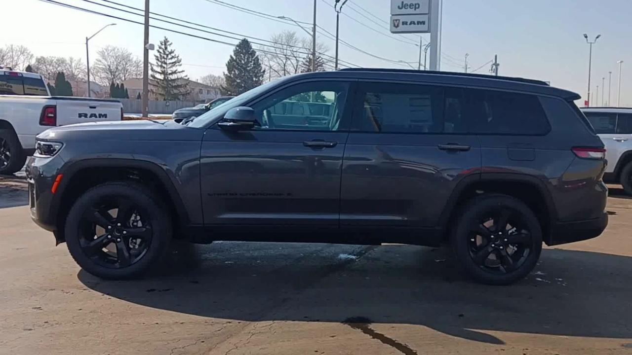 2026 Jeep Grand Cherokee L Limited 4x4 Photo