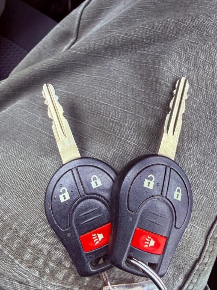 2011 Nissan Rogue S Krom Edition 4dr SUV AWD (2.5L 4cyl CVT) Photo