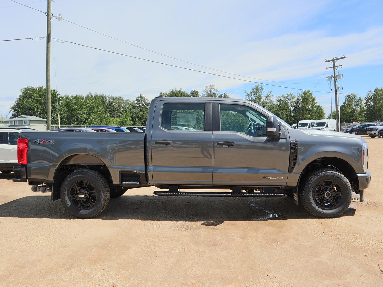 2026 Ford F-350 Super Duty SRW XL Photo2