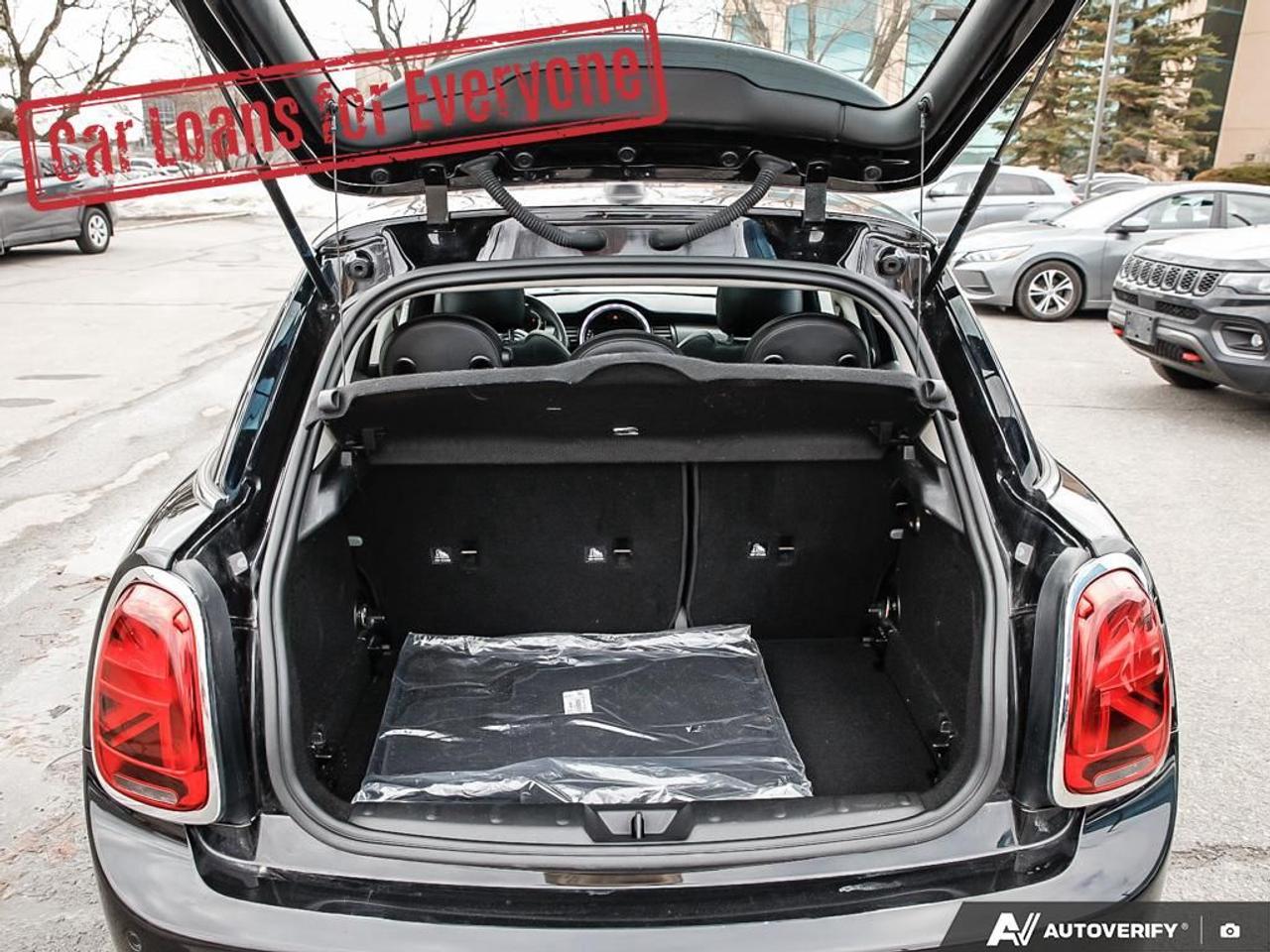 2021 MINI 5 Door Cooper Photo