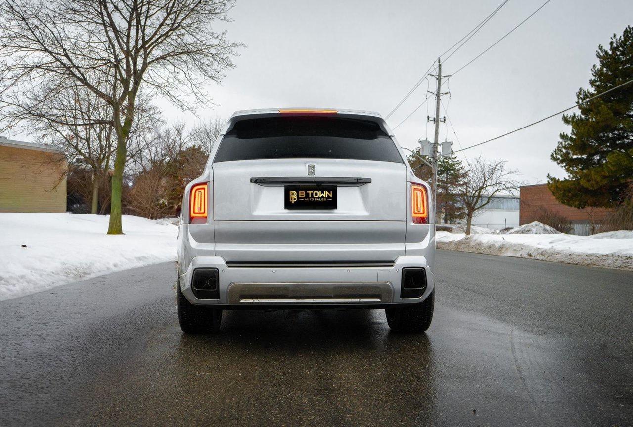 2025 Rolls-Royce Cullinan Black Badge Photo3