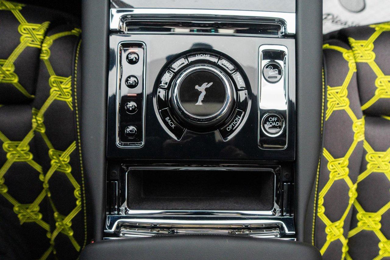 2025 Rolls-Royce Cullinan Black Badge Photo