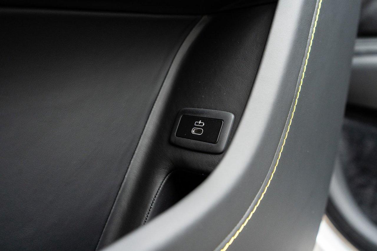 2025 Rolls-Royce Cullinan Black Badge Photo