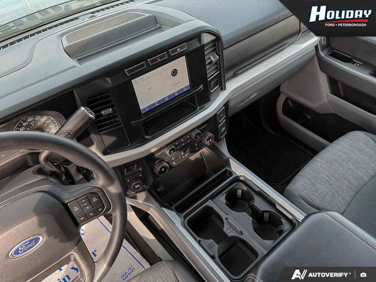 2023 Ford F-350 Super Duty DRW XLT Photo