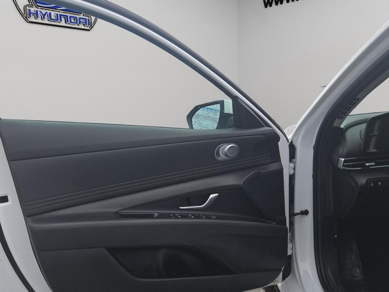 2025 Hyundai Elantra Preferred Photo
